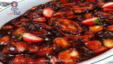 طرز تهیه خورشت توت فرنگی با مرغ؛ غذای مجلسی مخصوص مهمانی ها